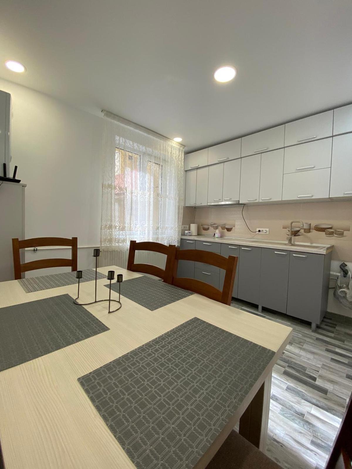Sorinaapartament Тыргу-Нямц Экстерьер фото